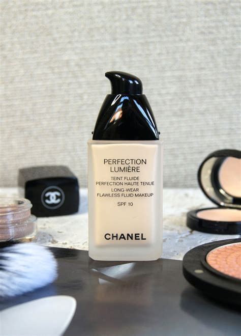 Chanel Perfection Lumiere Foundation Review